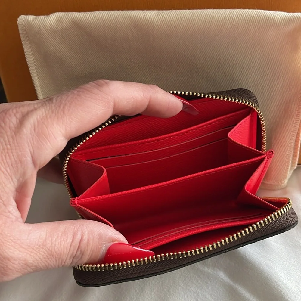 Louis Vuitton Monogram Vivienne zippy wallet 2019 limited edition red Interior - Picture 6 of 8